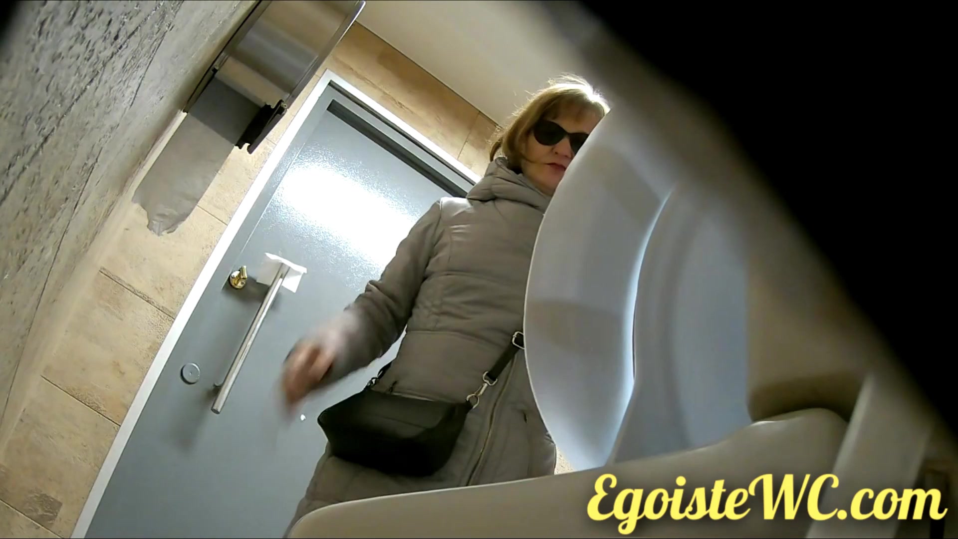 Toilet Spy — 0610(164) — screenshot 2
