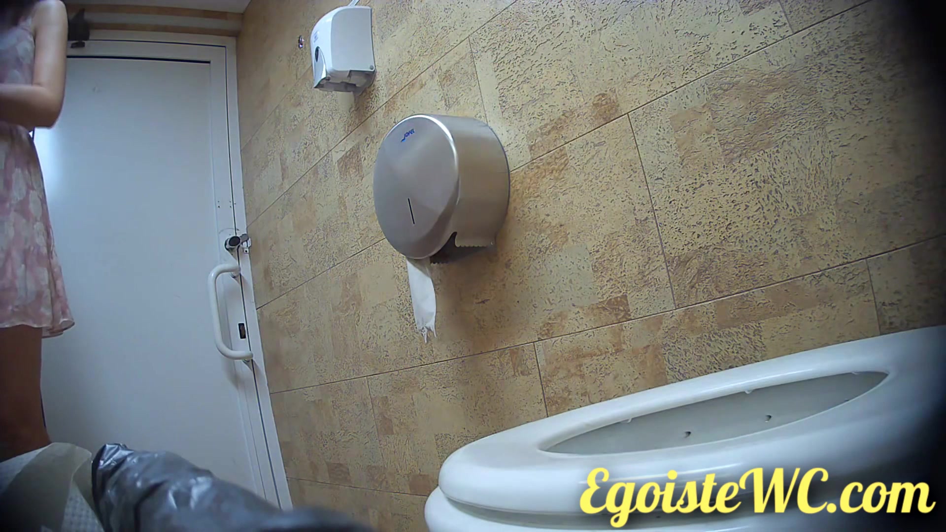 Toilet Spy — 0610(71) — screenshot 2