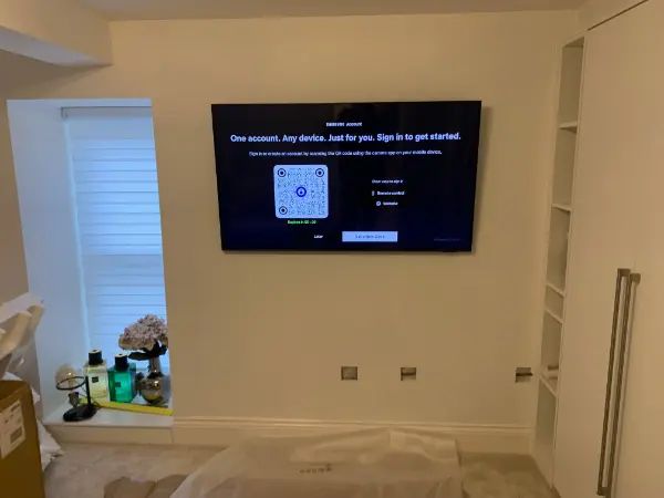 Infographic showing recommended CCTV camera placement positions around a UK property
