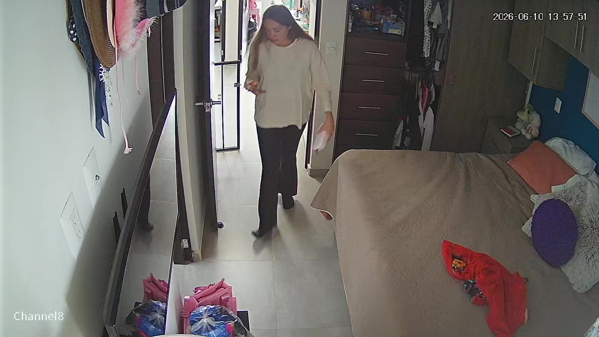 Hidden Voyeur 2 — 1_5091381982185654318 — screenshot 2