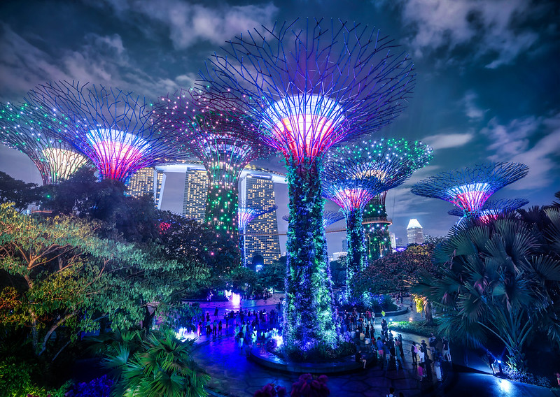 Singapore Flower Party, a giant light show with illuminated towers that resemble flowers