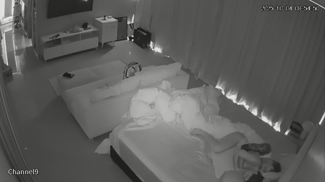 Hidden Voyeur — 1_4929612700406778085 — screenshot 2