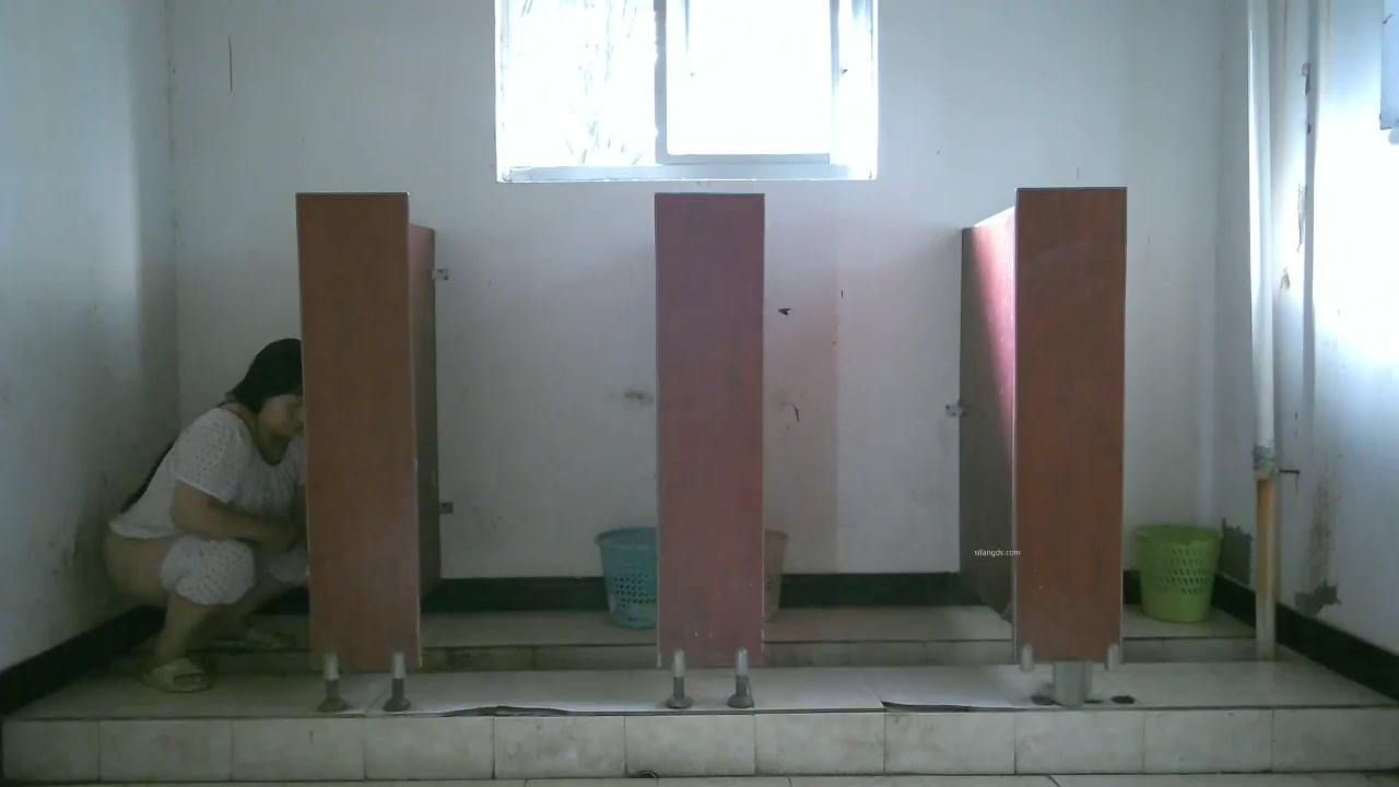 Toilet Spy — 0519(47) — screenshot 2