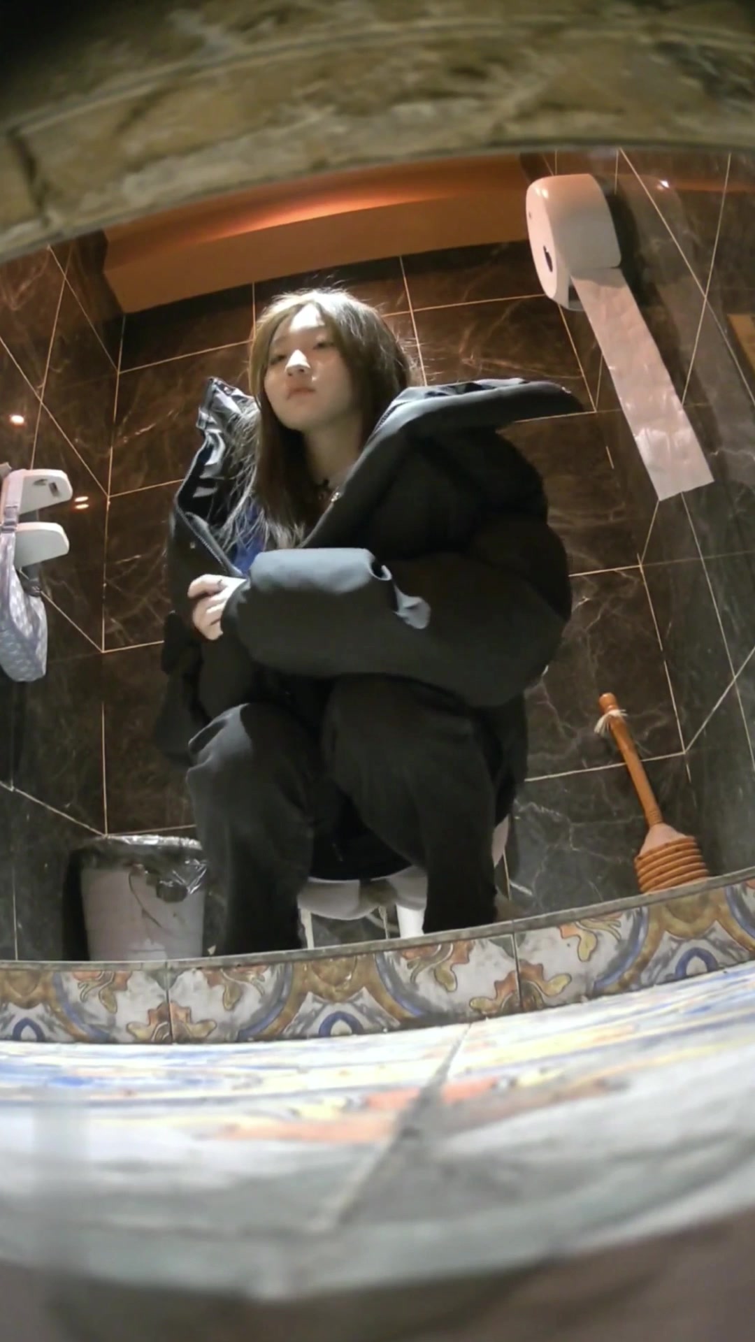 Toilet Spy — 0224(74) — screenshot 2