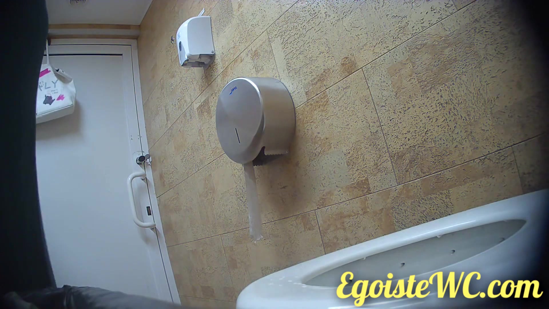 Toilet Spy — 0610(64) — screenshot 2