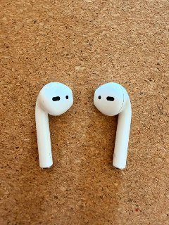 AirPods 2 с чехлами