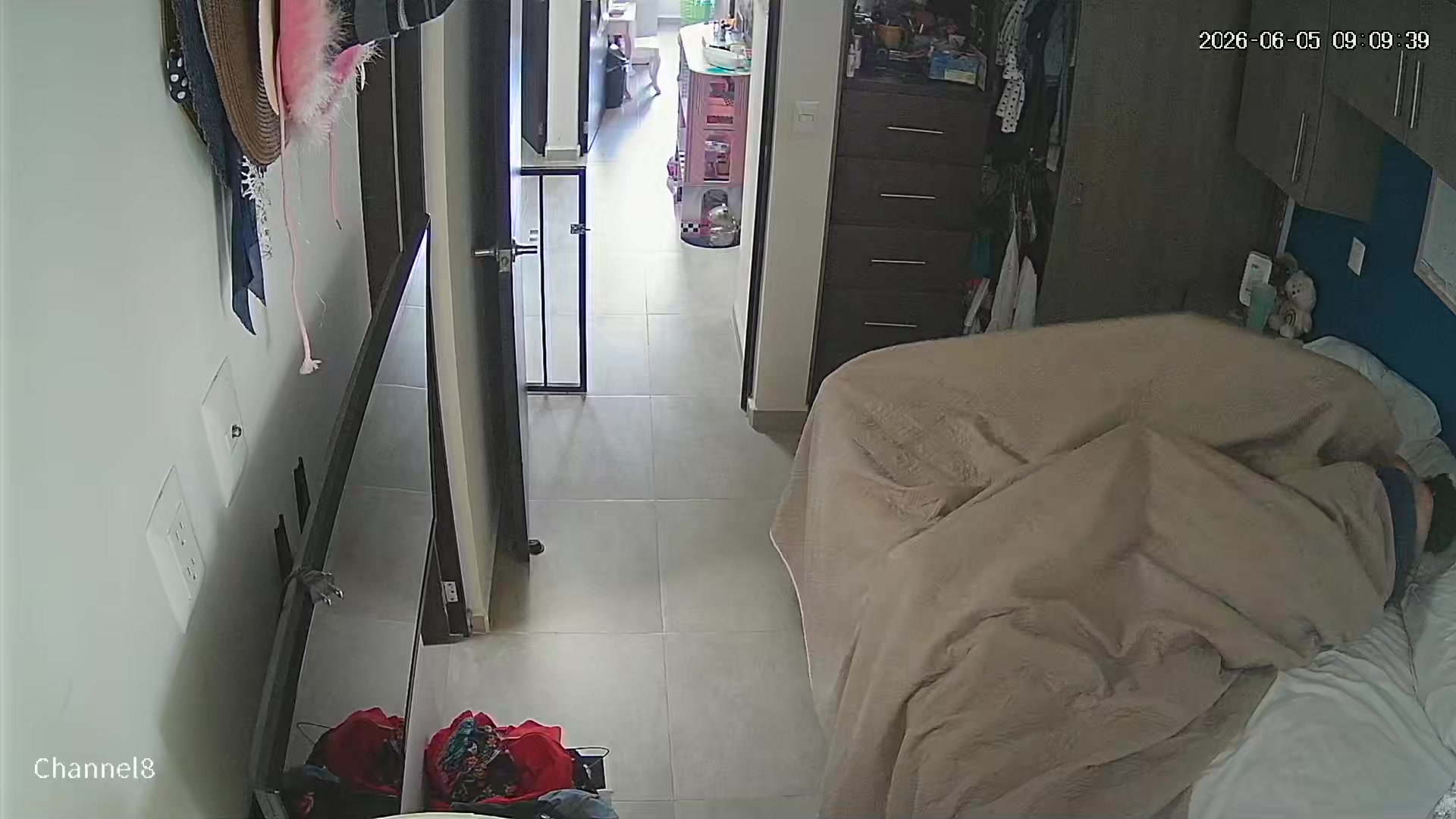 Hidden Voyeur 2 — 1_5021911654971999958 — screenshot 2