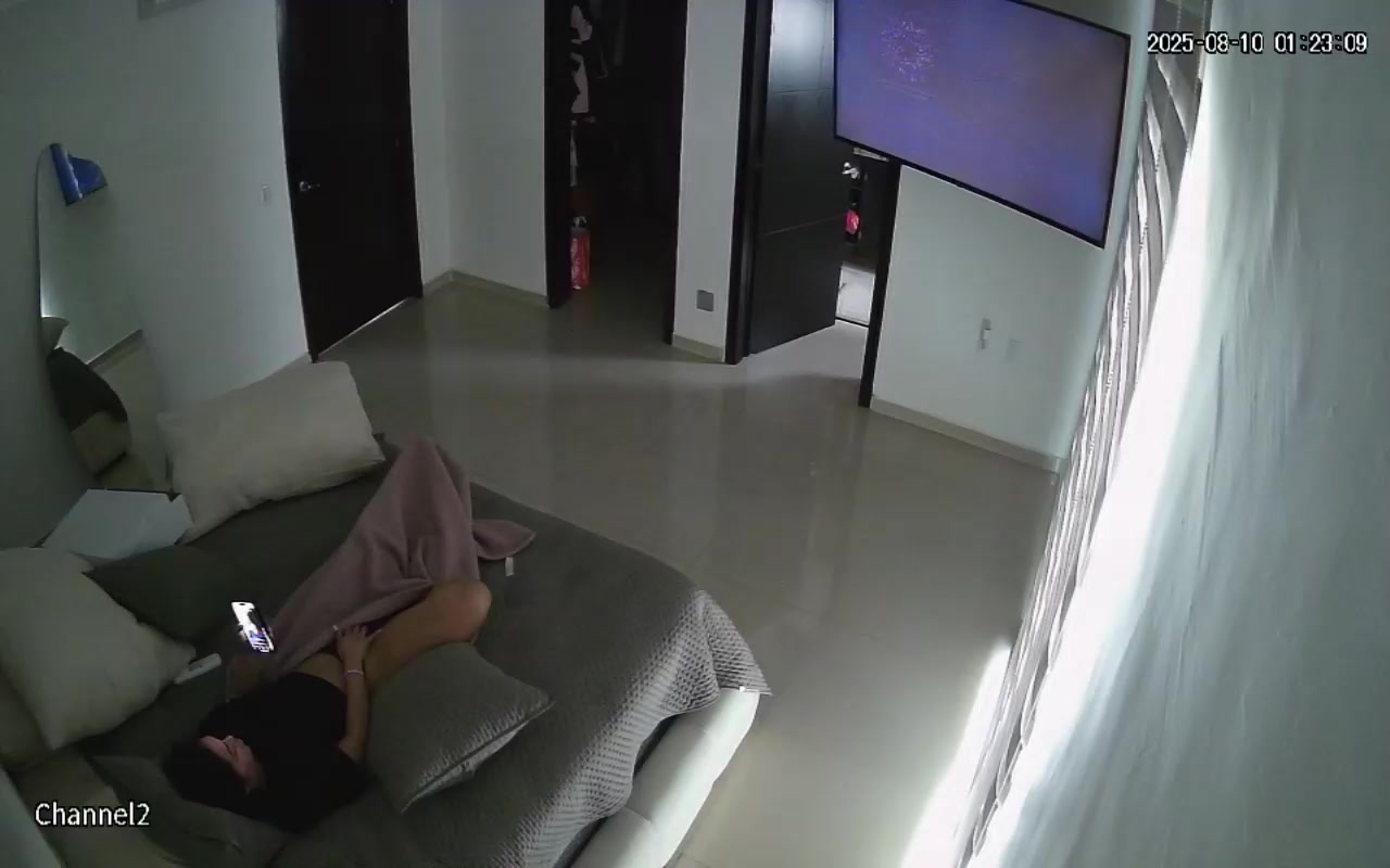 Hidden Voyeur — 1_5134612962618639942 — screenshot 2