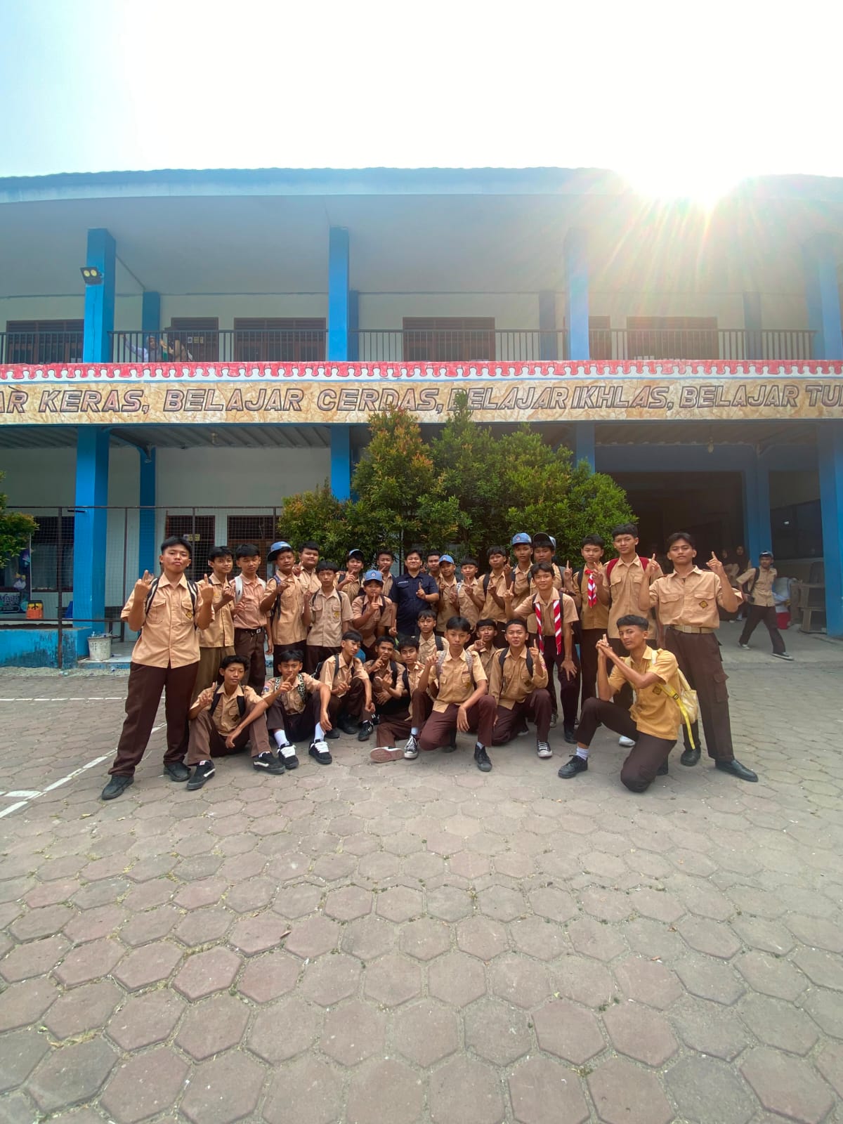 Foto sekelas X TMI ONE — foto 1