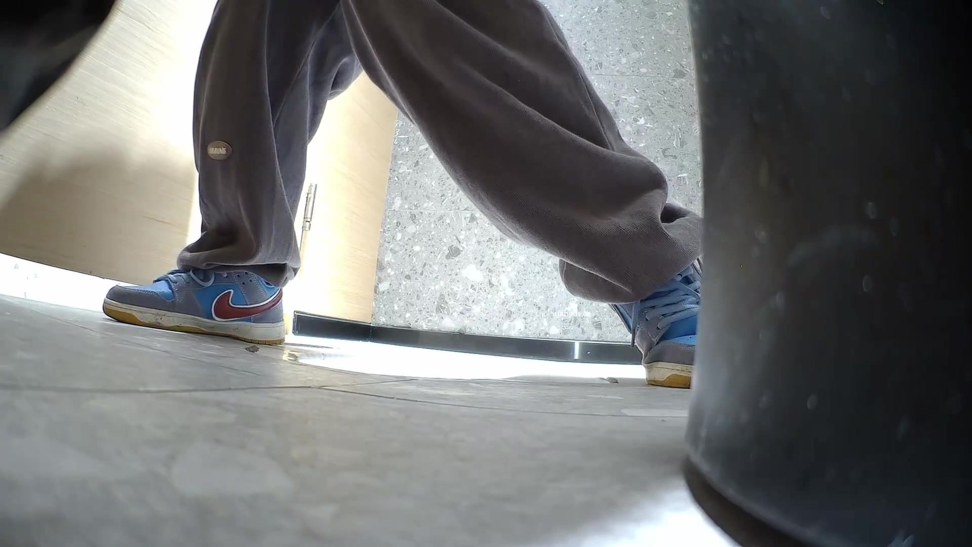 Toilet Spy — 0427(17) — screenshot 2