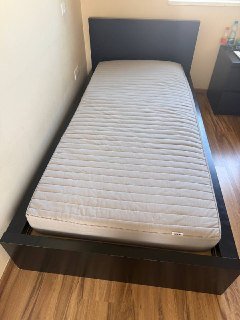 Односпальная кровать IKEA с матрасом