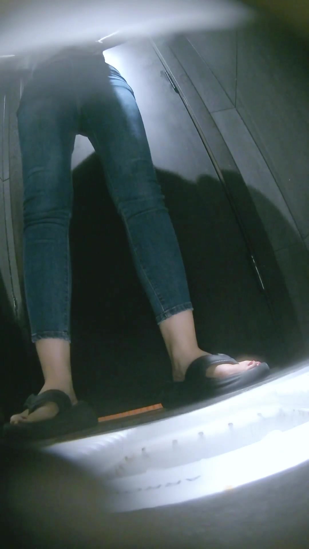 Toilet Spy — 0212(42) — screenshot 2