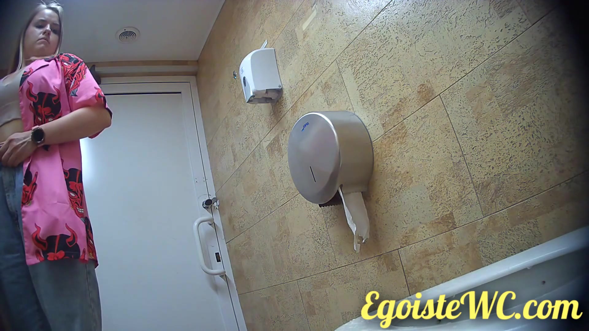 Toilet Spy — 0610(86) — screenshot 2