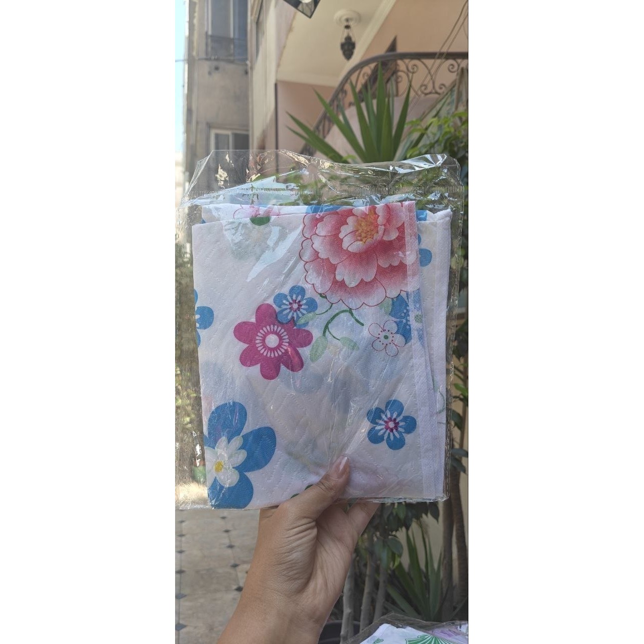 كفر قارورة مياه مزخرف