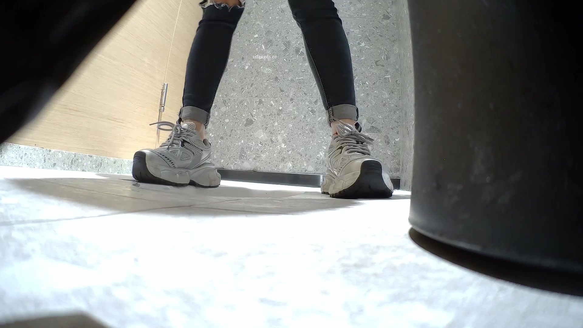 Toilet Spy — 0428(4) — screenshot 2