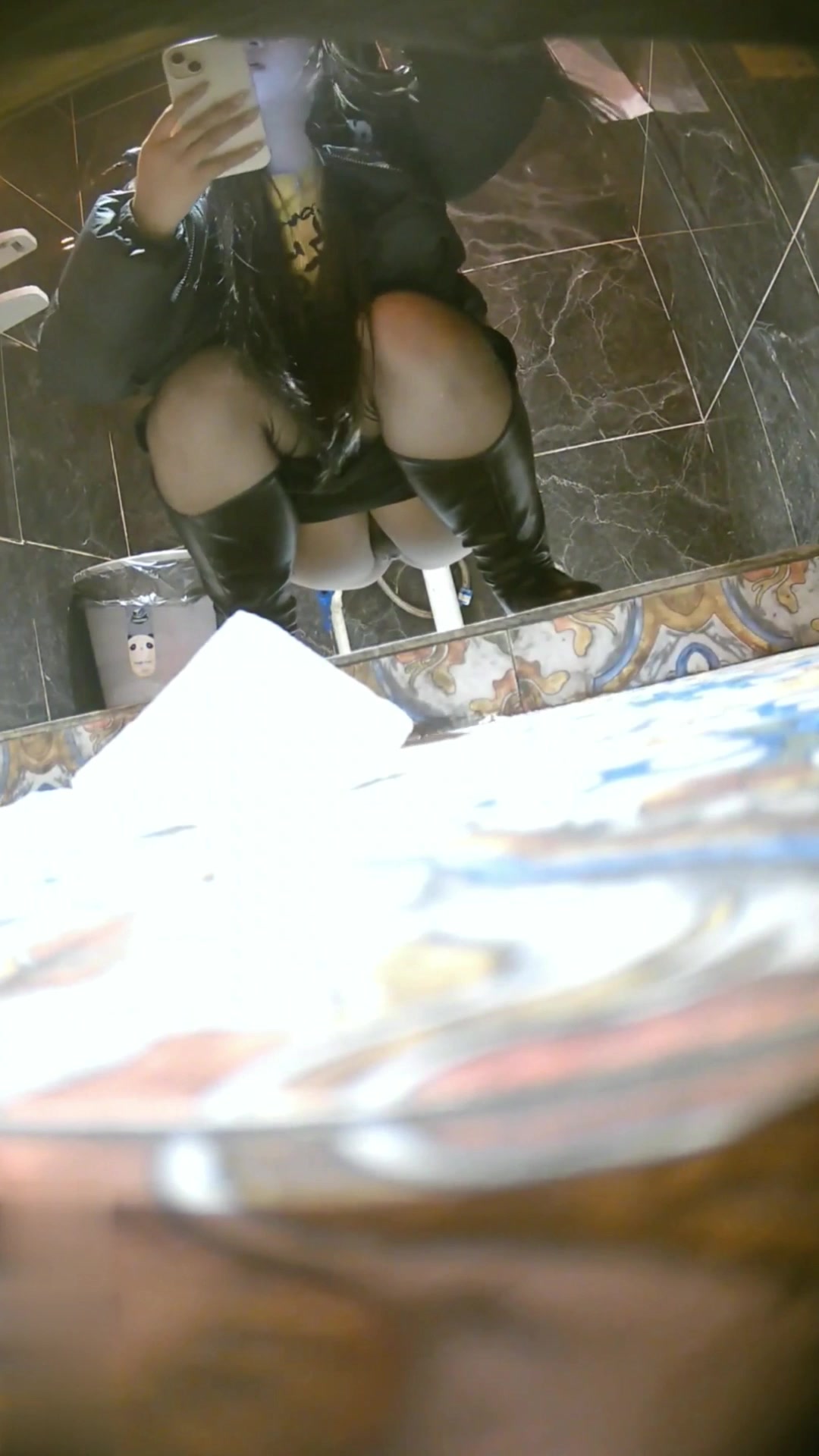Toilet Spy — 0224(73) — screenshot 2