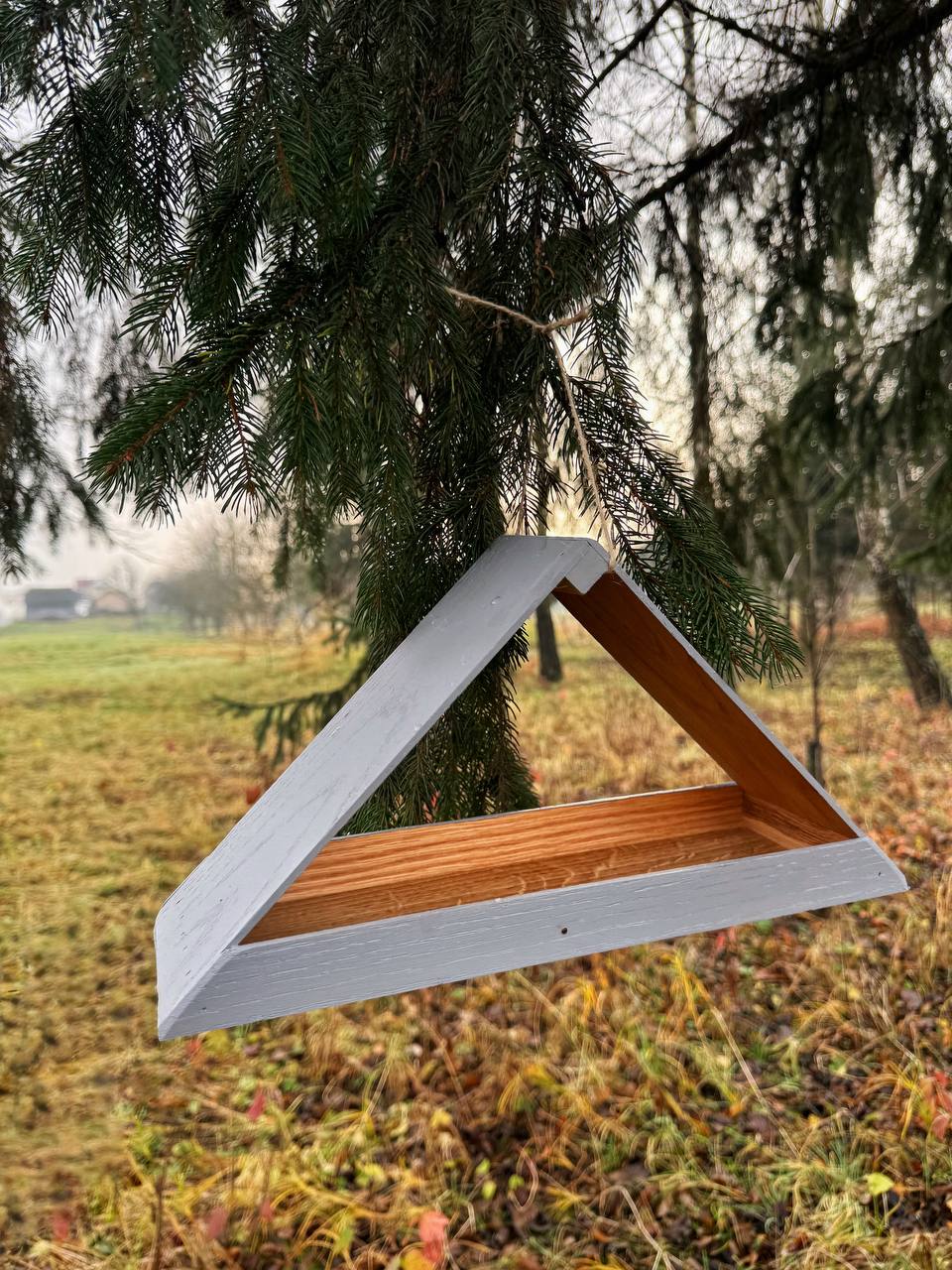 Дизайнерська дубова годівничка