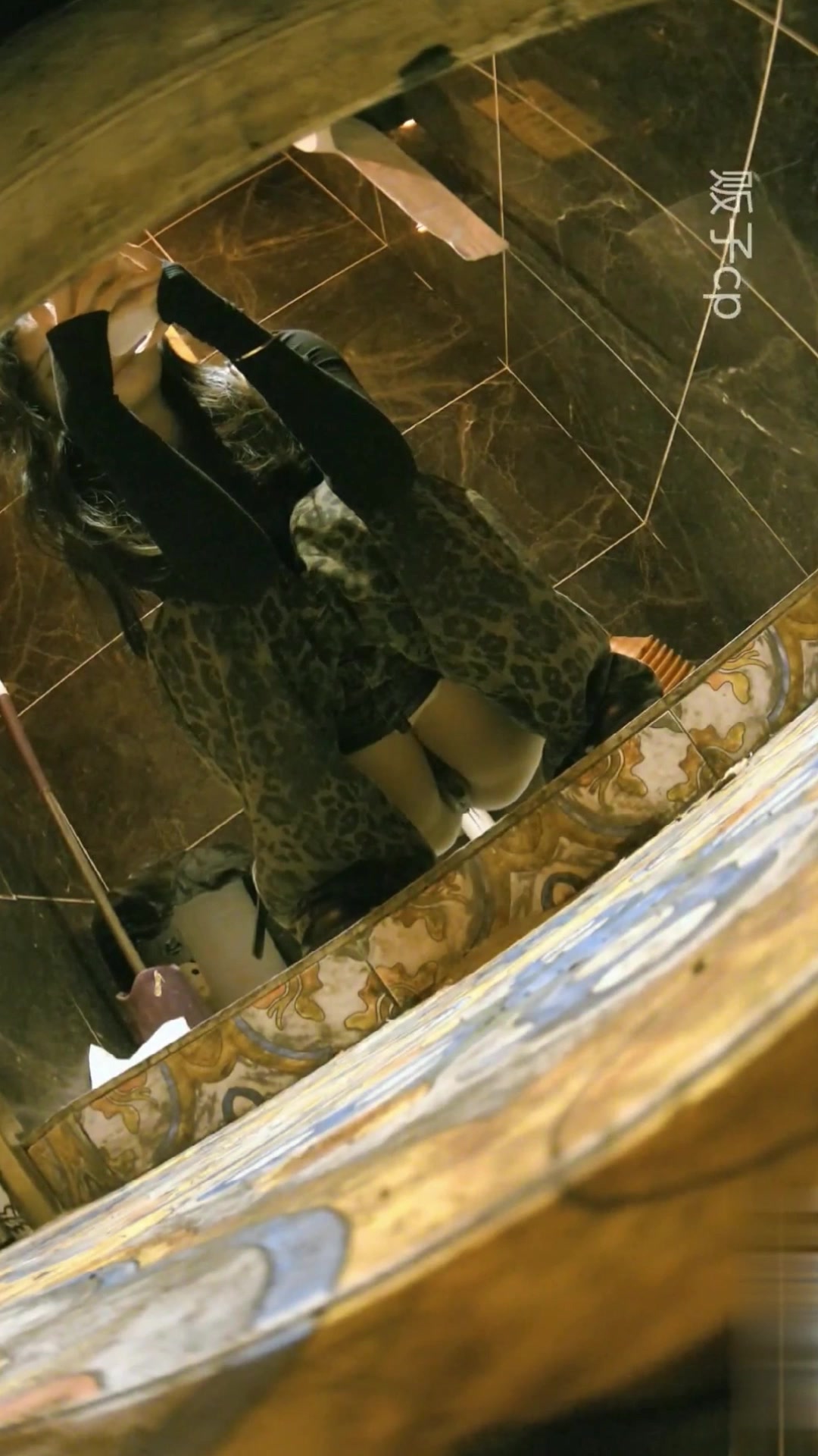 Toilet Spy — 0224(105) — screenshot 2