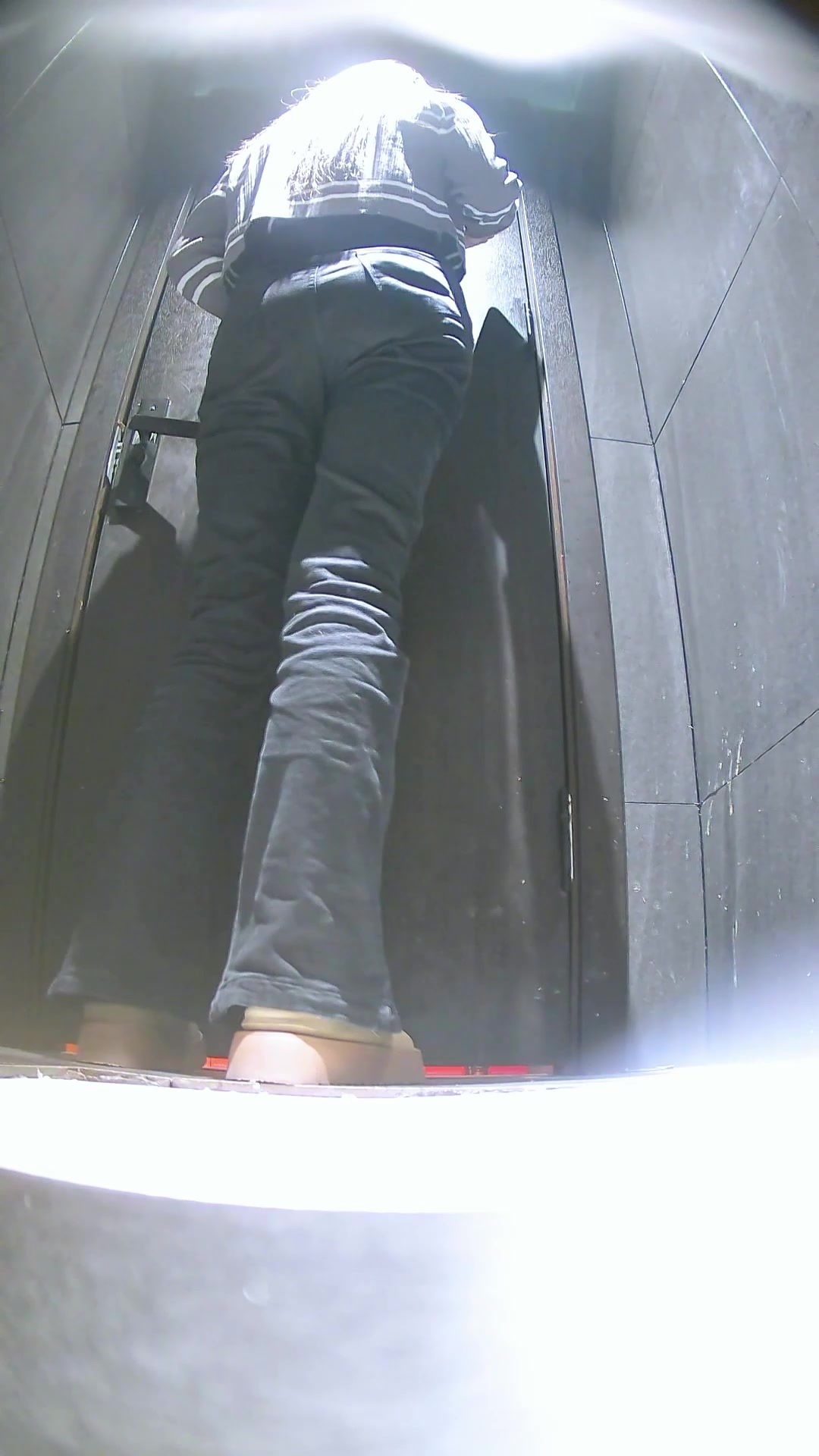 Toilet Spy — 0106(6) — screenshot 2