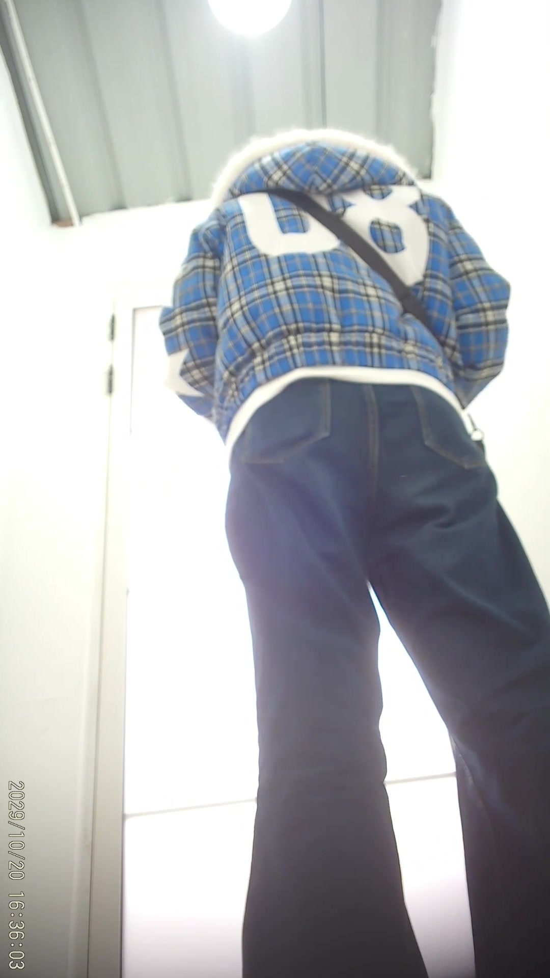 Toilet Spy — 0310(71) — screenshot 2