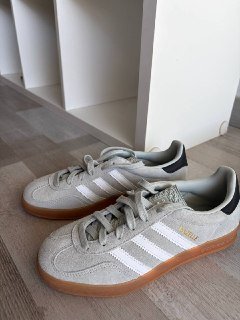 Продам кроссовки Adidas Gazelle