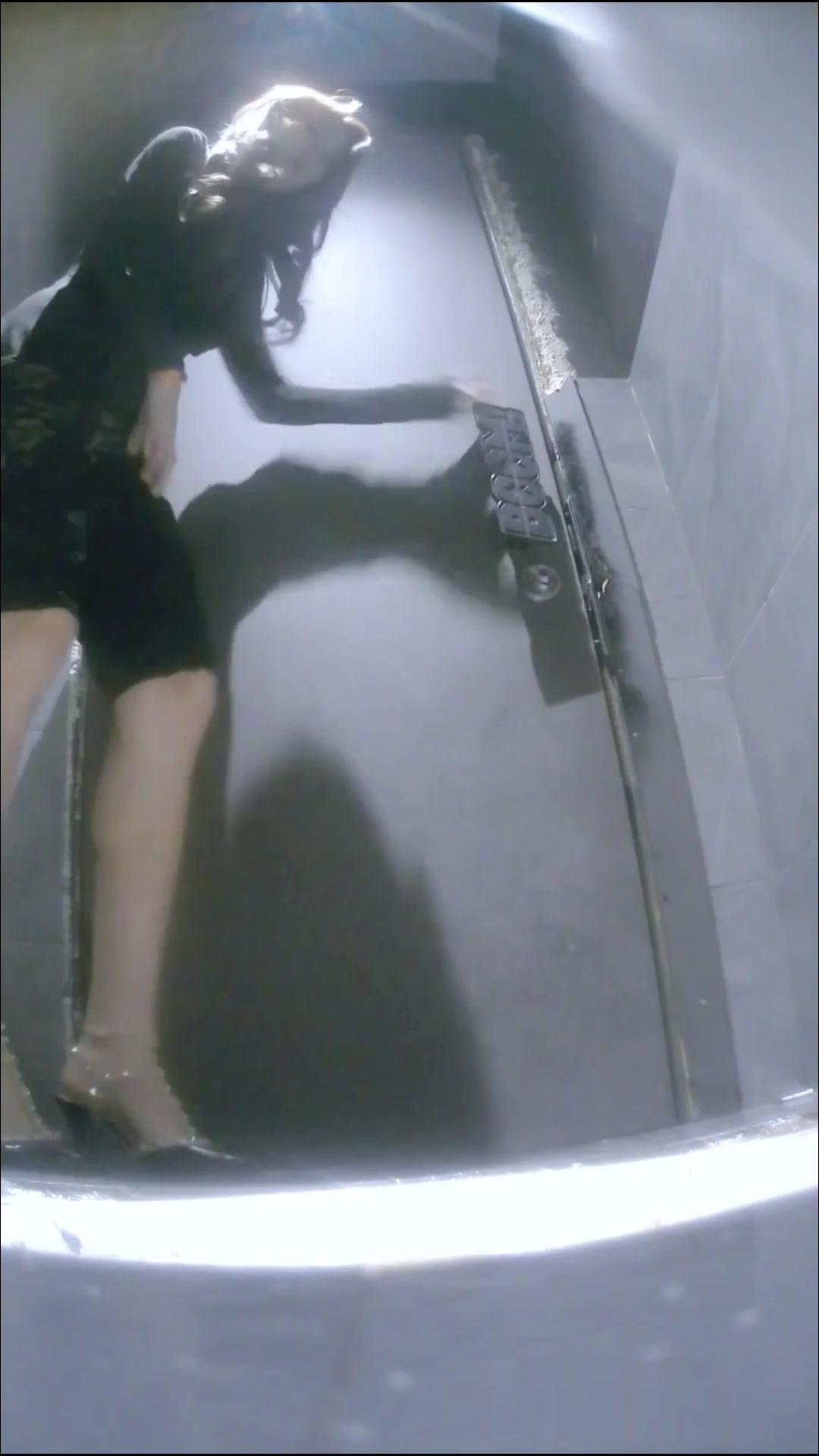Toilet Spy — 0106(98) — screenshot 2