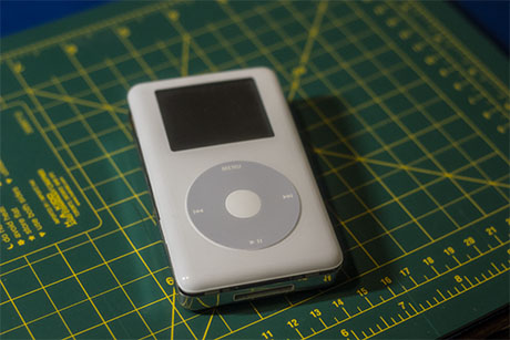 iPod 4th Gen Blacklight Colour Mod