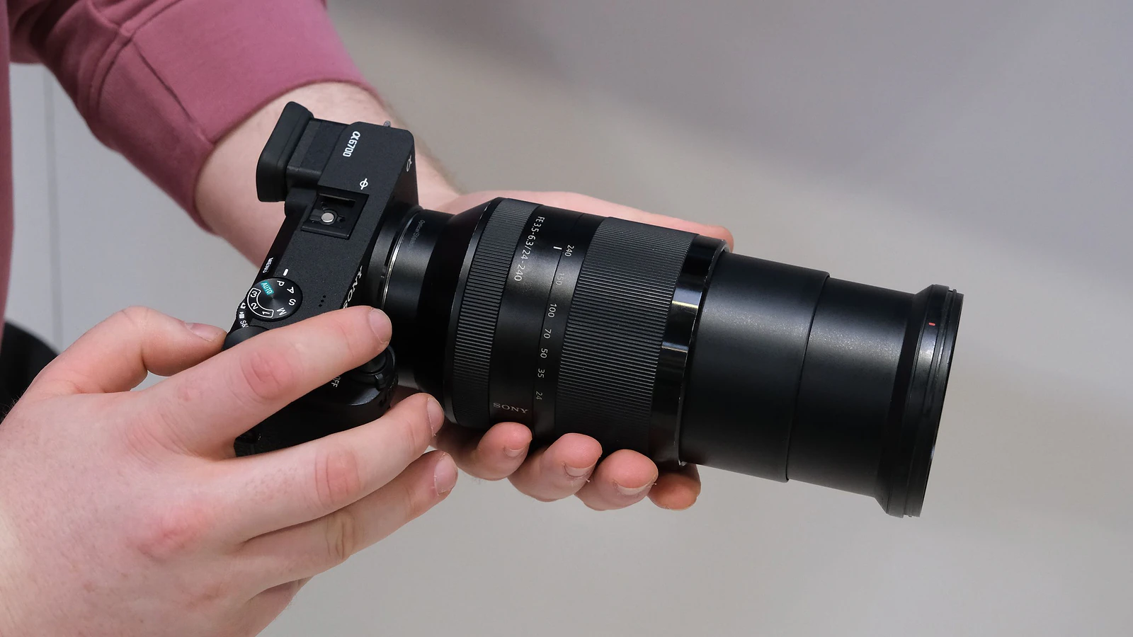 Review Sony FE 24-240mm f/3.5-6.3 OSS: Ống Kính Đa Dụng Bá Đạo - Hình 1