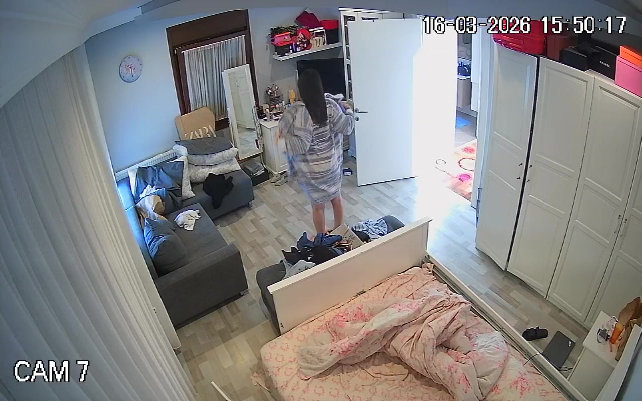 Hidden Voyeur — 1_5116462259027051981 — screenshot 2
