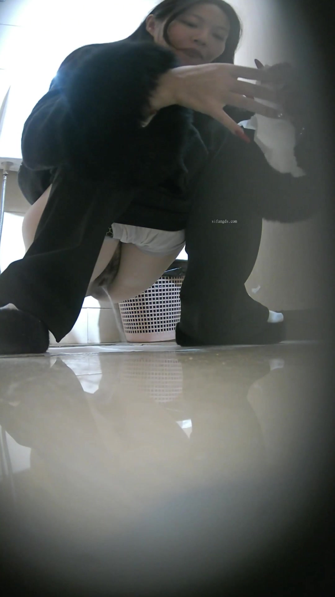 Toilet Spy — 0407 (1)(13) — screenshot 2