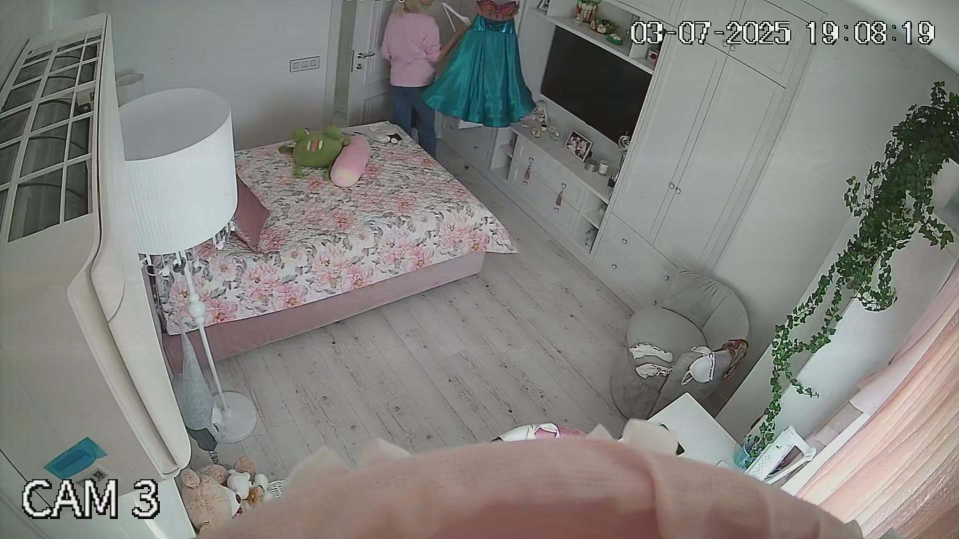 Hidden Voyeur — 1_5028405778667538121 — screenshot 2