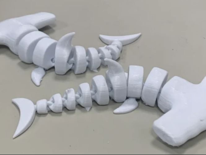 Tiburón martillo articulado 14 cm impreso en 3D
