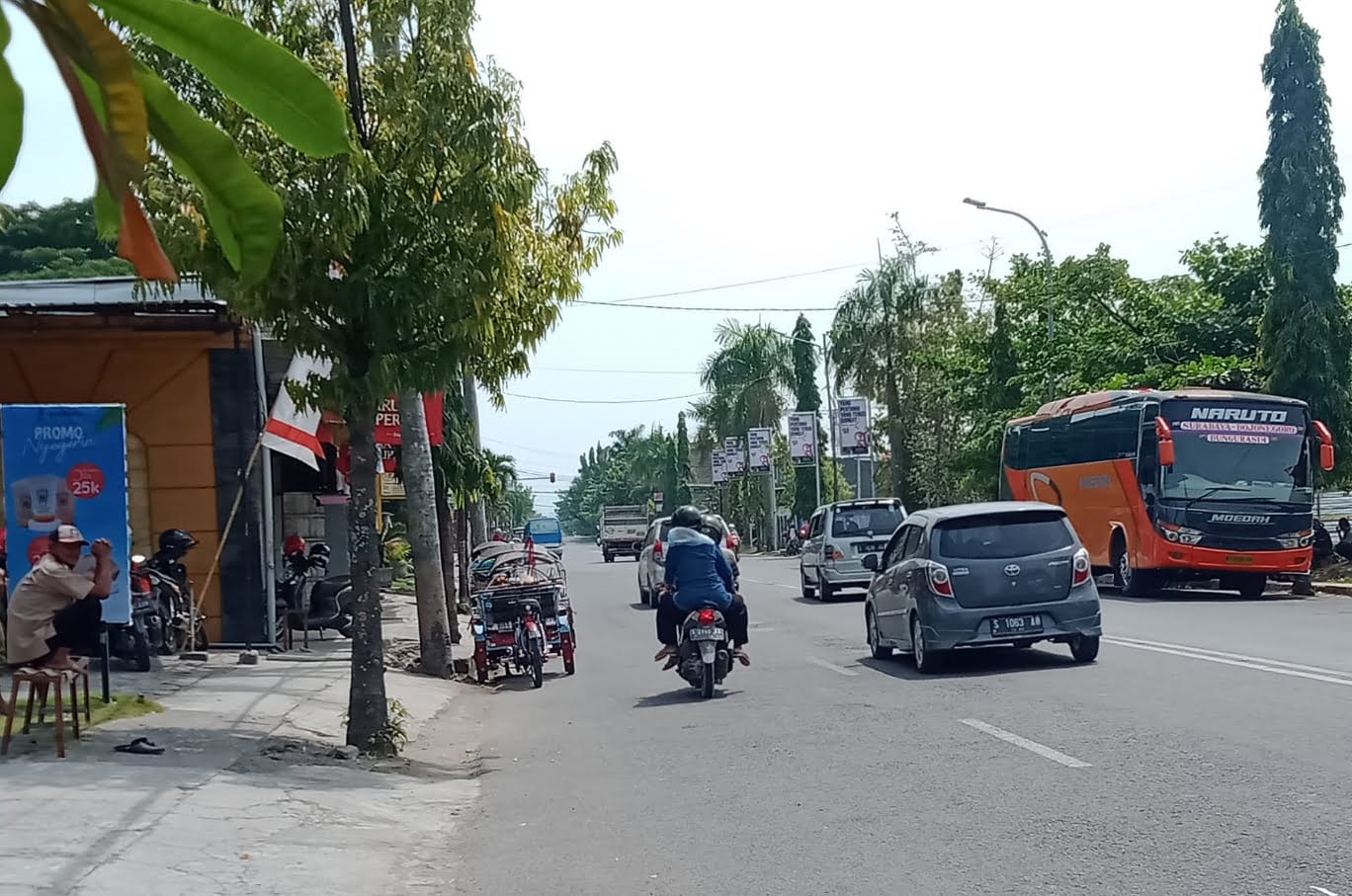 Terminal Rajekwesi dan Rasa Jengkel yang Aneh