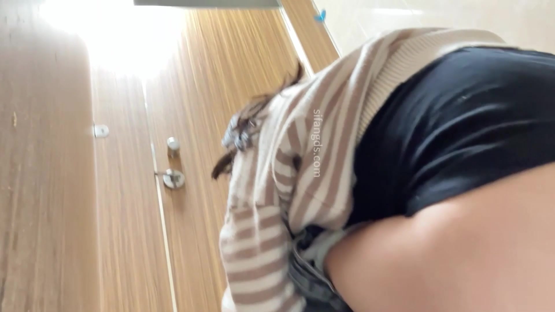 Toilet Spy — 0228(2) — screenshot 2