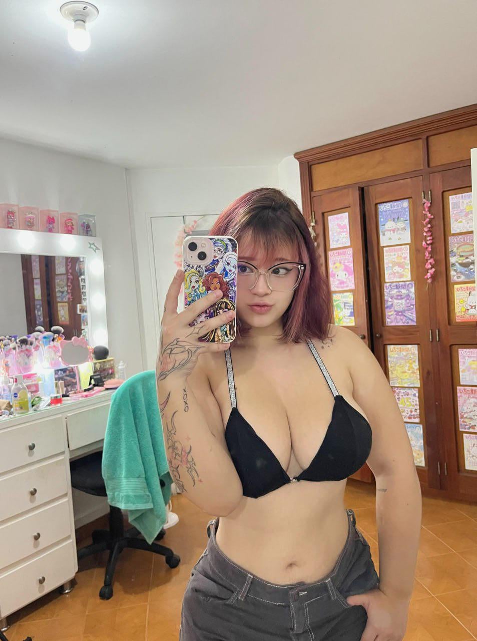 camille-yuki and thickcosplaycutie in answer #2382638