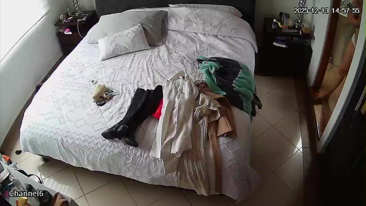 Hidden Voyeur — 1_5021606566265096337 — screenshot 2