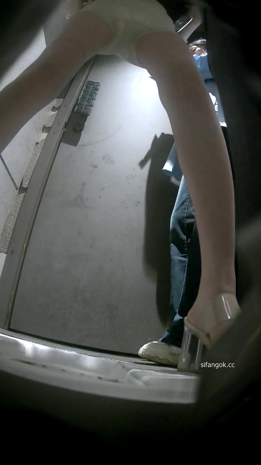 Toilet Spy — 0205(38) — screenshot 2