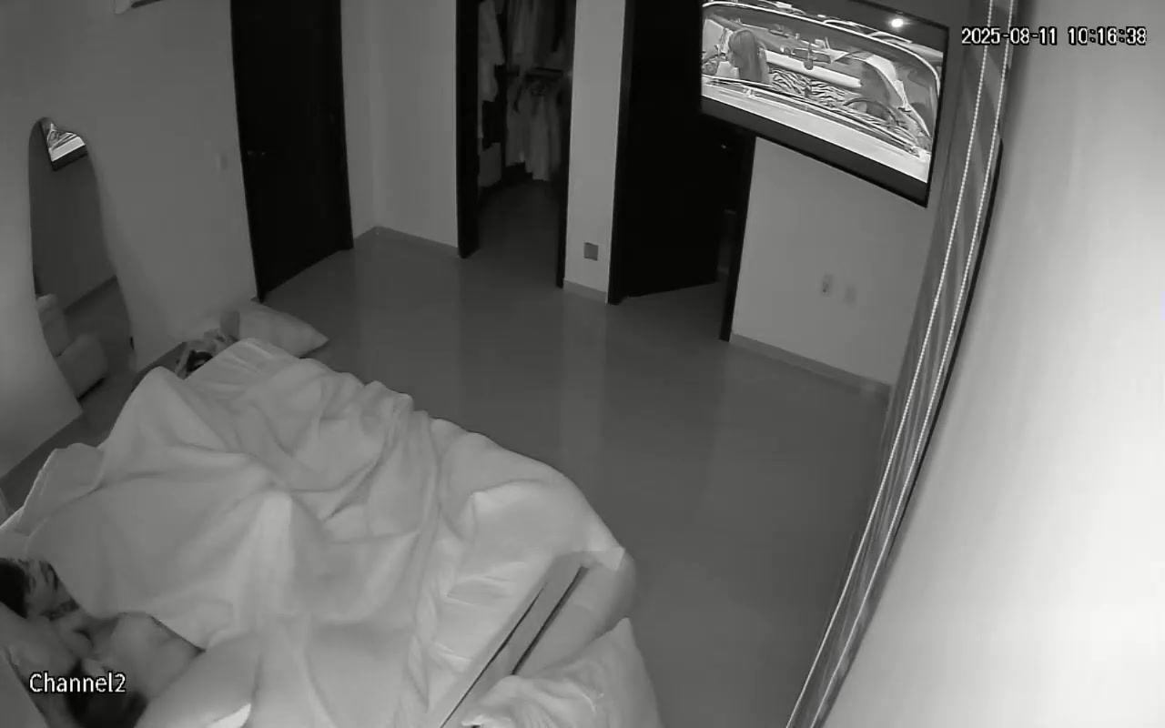 Hidden Voyeur — 1_5134612962618639947 — screenshot 2