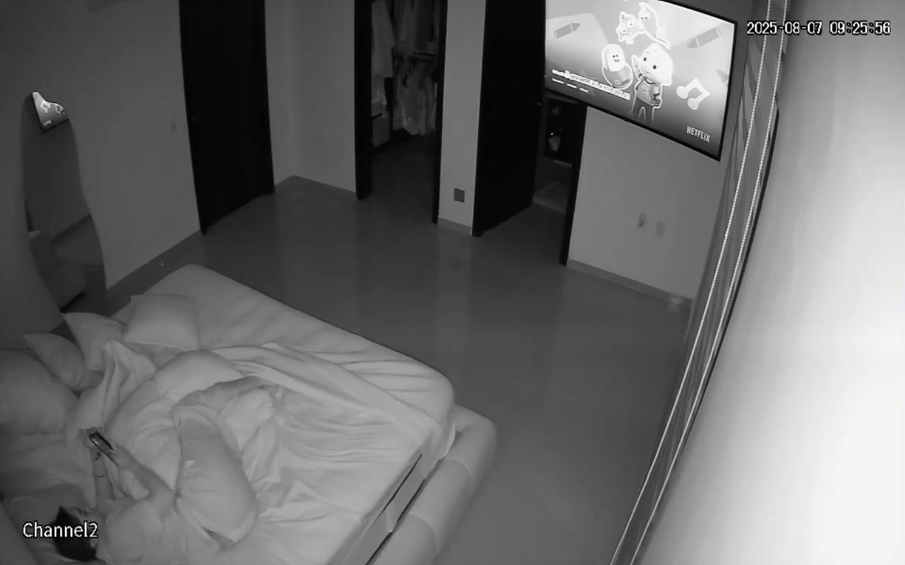 Hidden Voyeur — 1_5134612962618639941 — screenshot 2