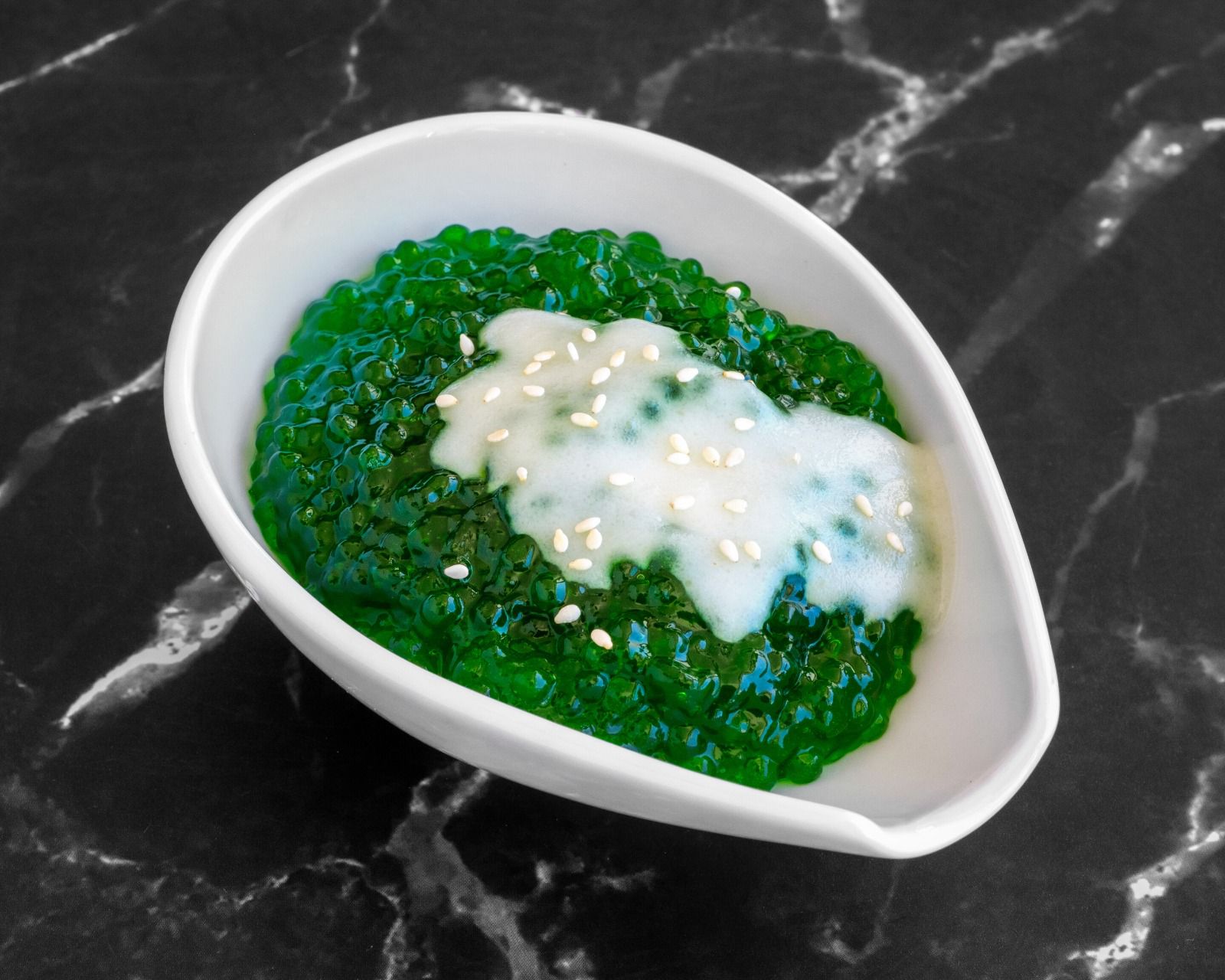 Bua Loi — sobremesa de tapioca verde