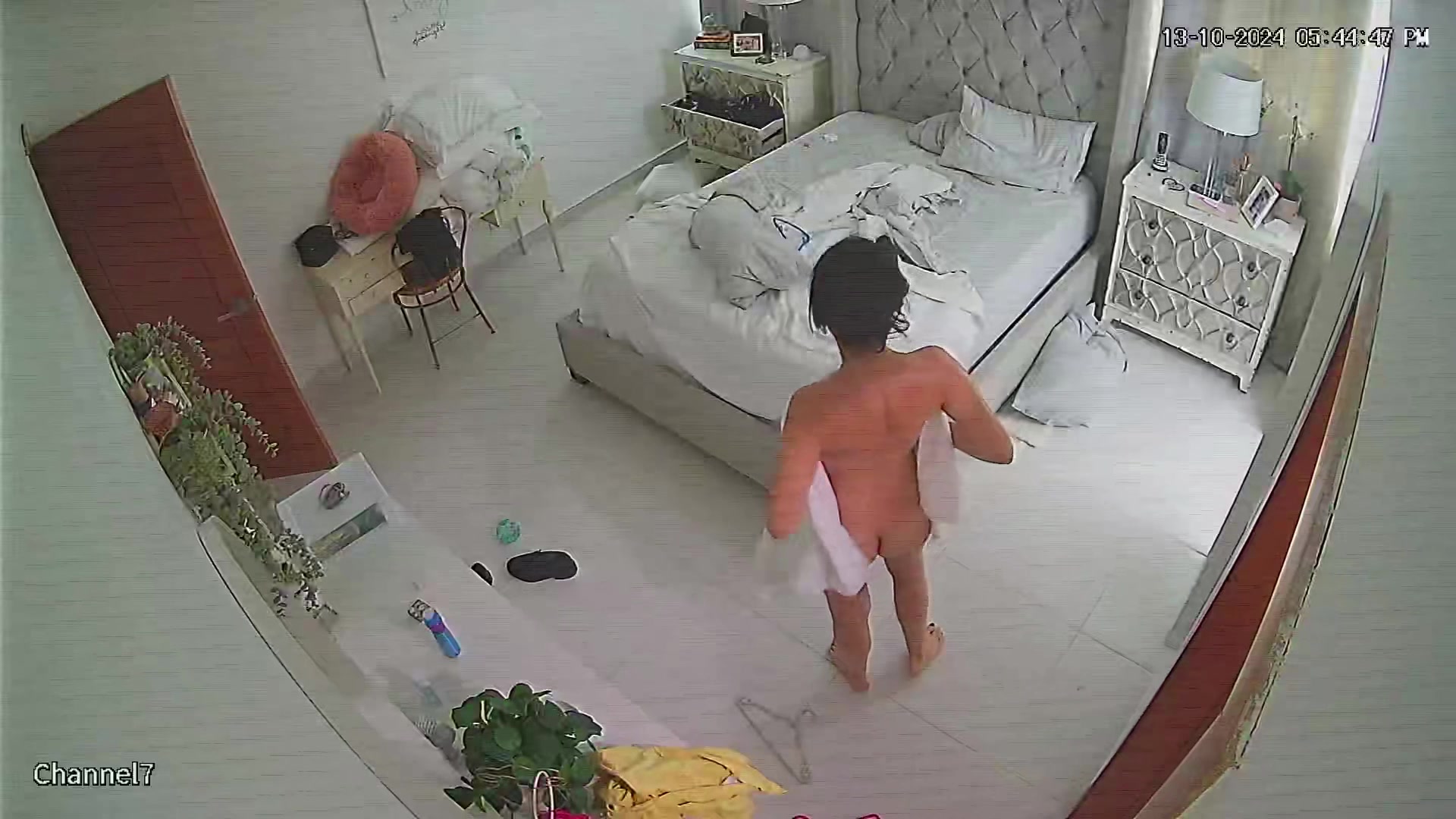 Hidden Voyeur — 1_5120938546957387714 — screenshot 2