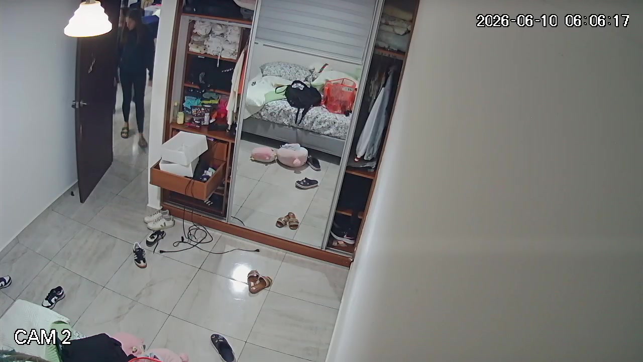Hidden Voyeur 2 — 1_5062439864025221301 — screenshot 2