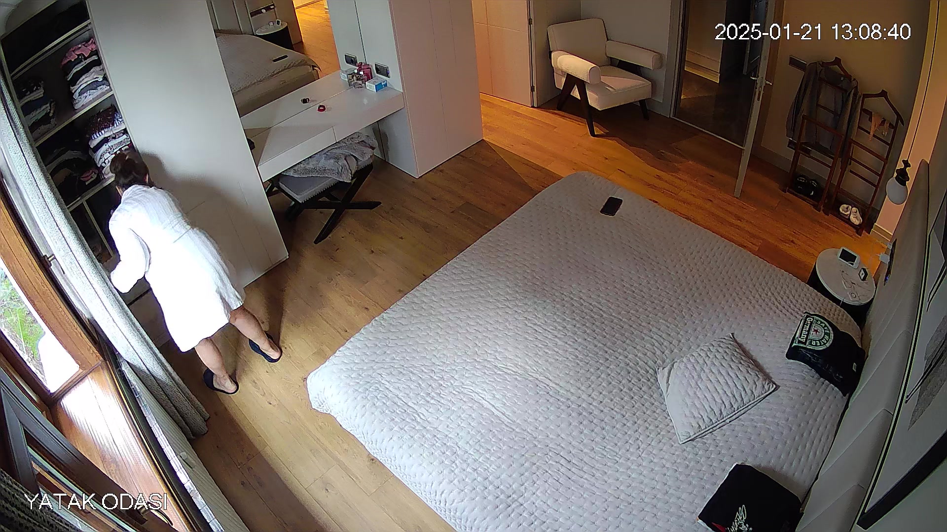 Hidden Voyeur — 1_4985649894631933663 — screenshot 2