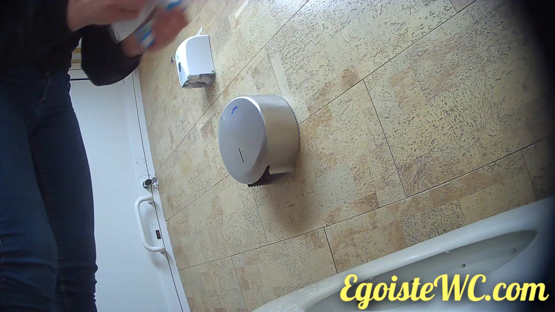 Toilet Spy — 0610(88) — screenshot 2