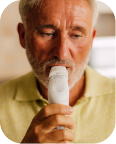 Mulher usando dispositivo