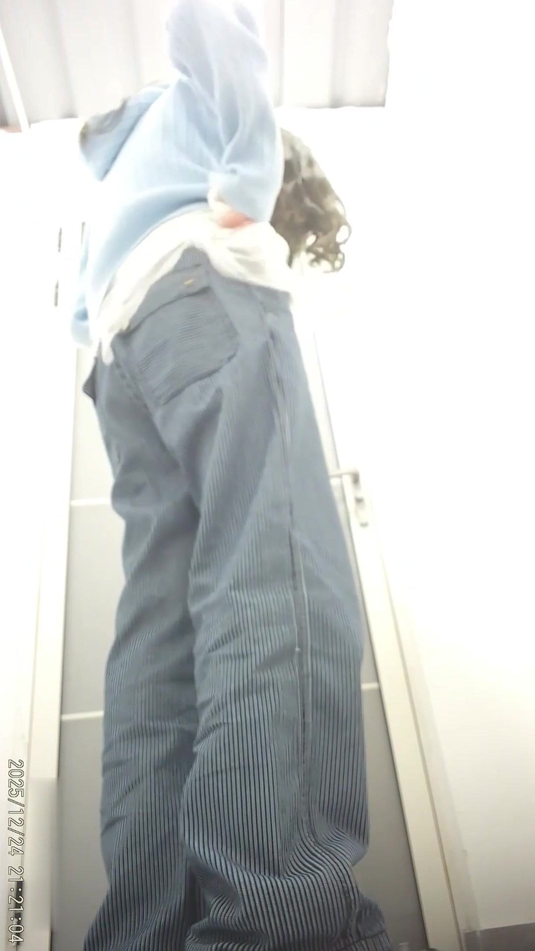 Toilet Spy — 0310(21) — screenshot 2