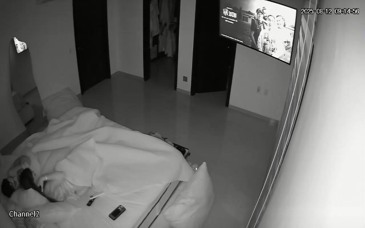 Hidden Voyeur — 1_5134612962618639948 — screenshot 2