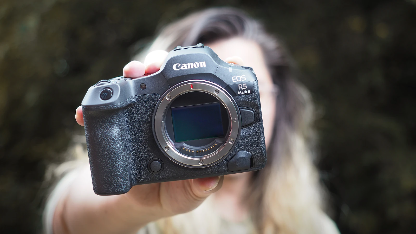 Sony A7R VI Soán Ngôi A7 V: Lộ Diện Top Máy Ảnh Bán Chạy Nhất - Hình 1