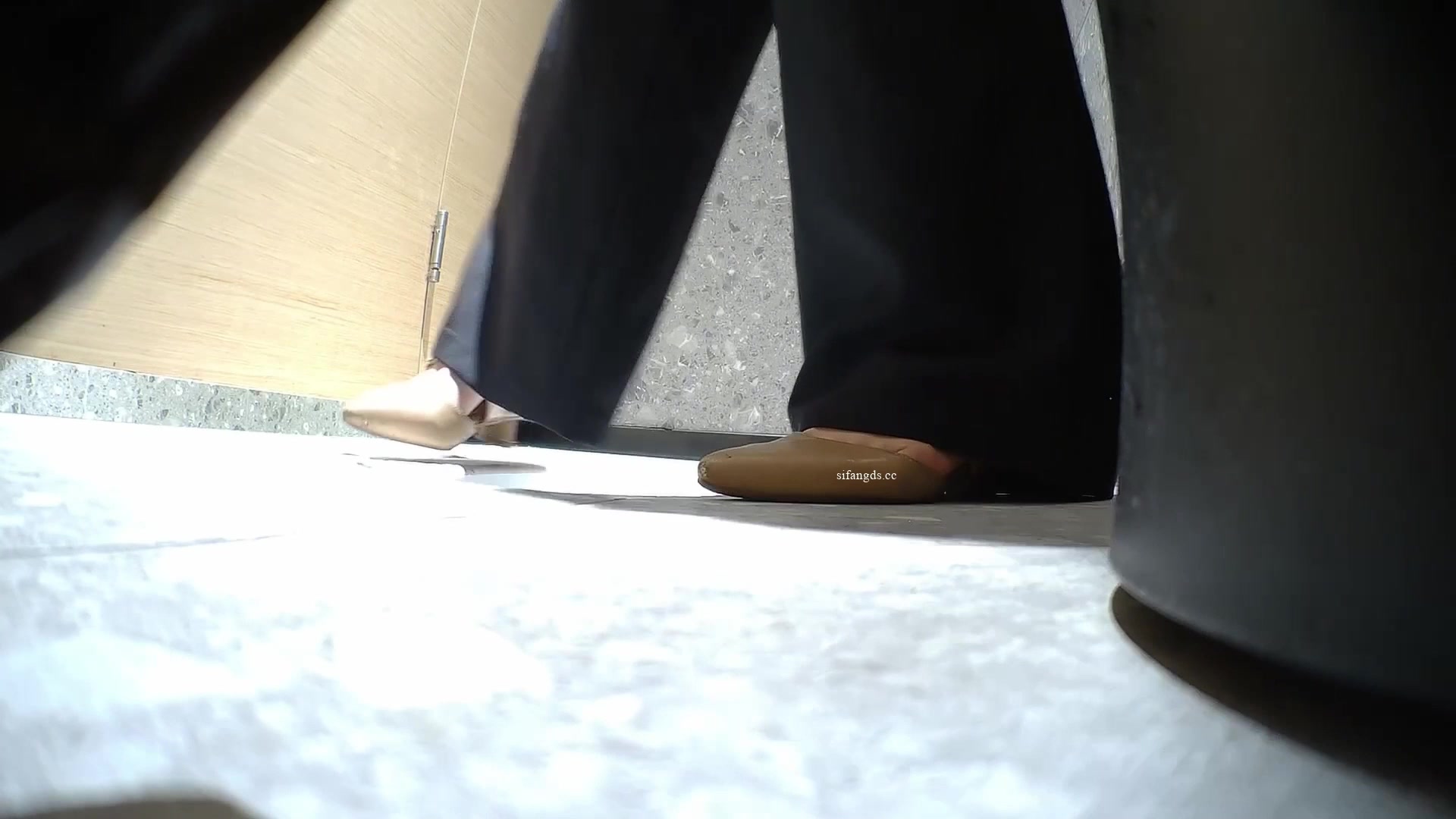 Toilet Spy — 0427(9) — screenshot 2