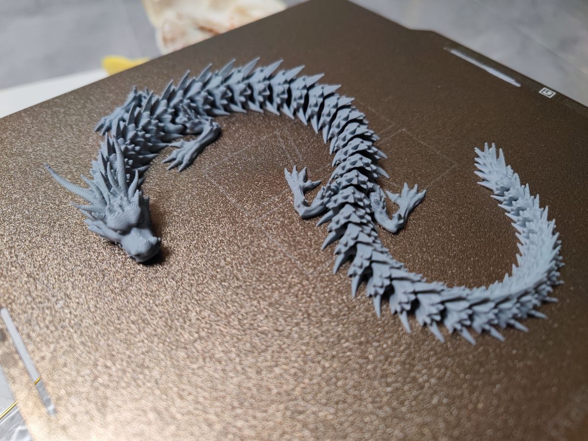 Dragón Xiaobailong articulado 42 cm impreso en 3D